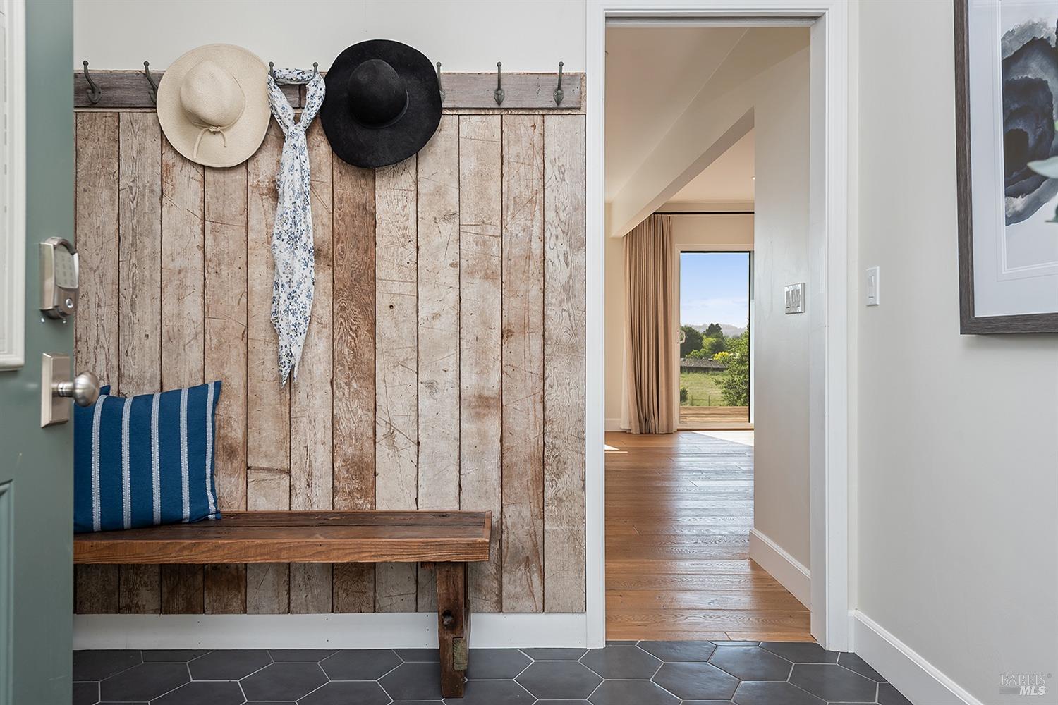 Detail Gallery Image 26 of 64 For 2022 Live Oak Farm Ln, Petaluma,  CA 94952 - 3 Beds | 2/1 Baths