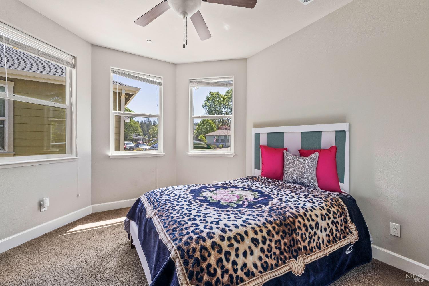 Detail Gallery Image 11 of 26 For 412 Grove St, Willits,  CA 95490 - 4 Beds | 3 Baths