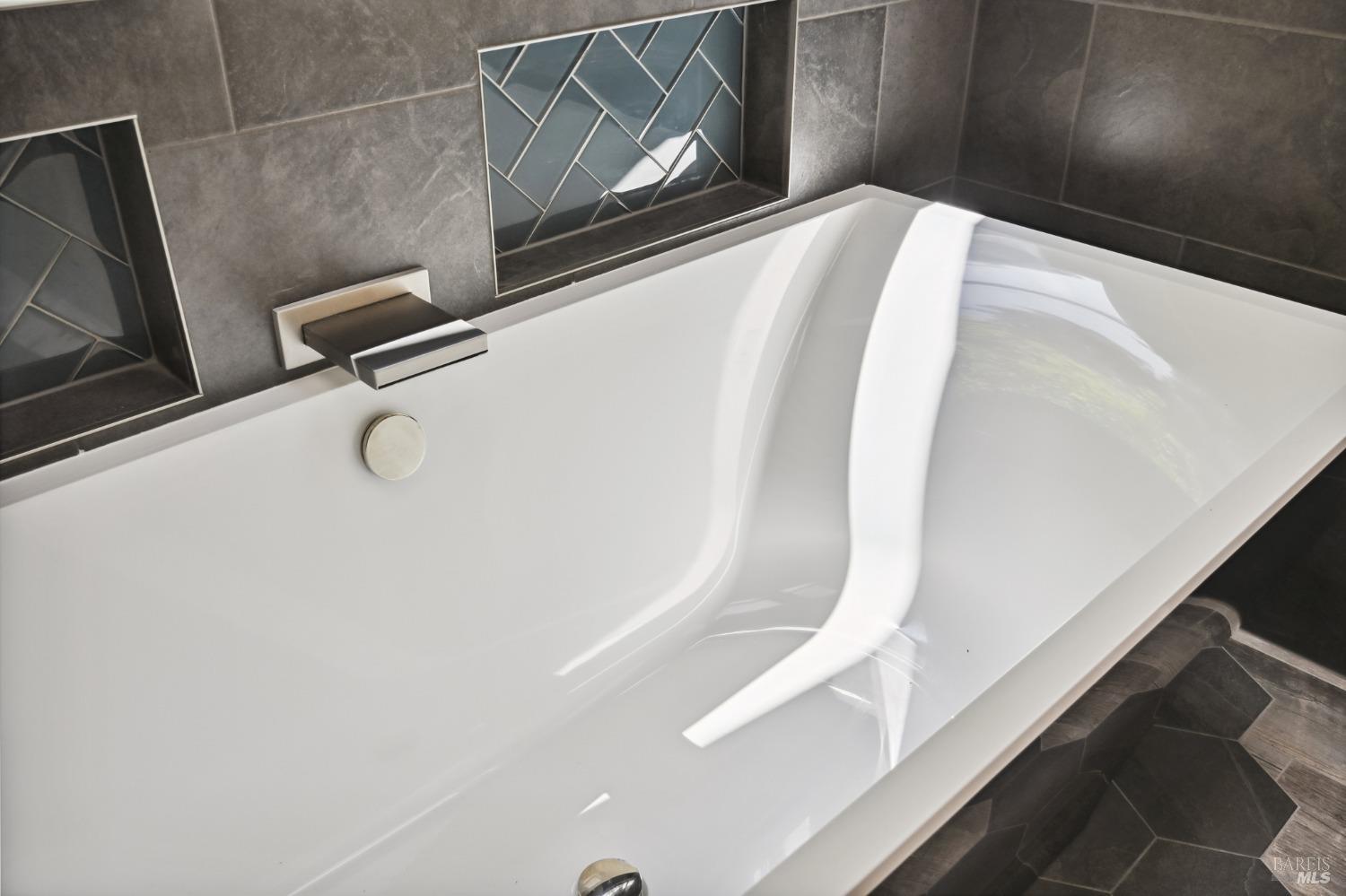 Detail Gallery Image 13 of 51 For 21713 Starrett Hill Dr, Monte Rio,  CA 95462 - 2 Beds | 2 Baths