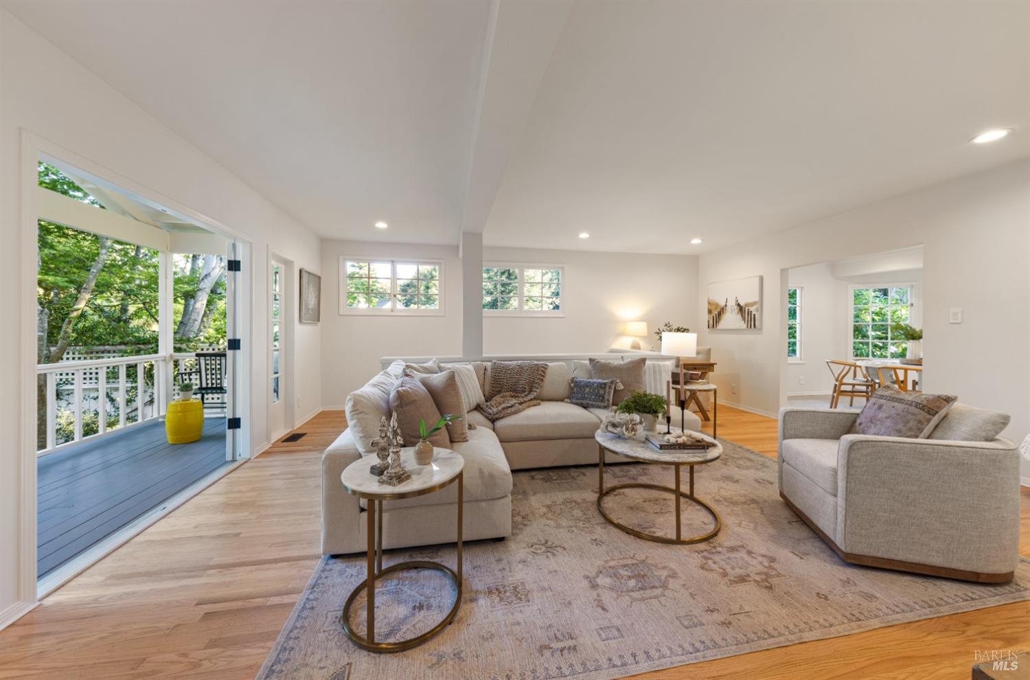 Detail Gallery Image 10 of 38 For 239 W Blithedale Ave, Mill Valley,  CA 94941 - 3 Beds | 2 Baths