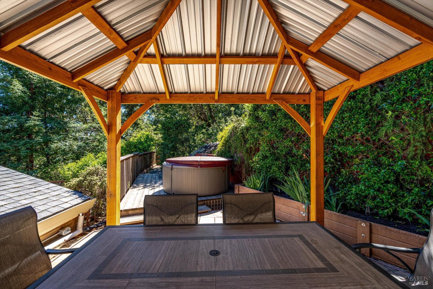 Detail Gallery Image 43 of 46 For 17389 Gehricke Rd, Sonoma,  CA 95476 - 4 Beds | 3/1 Baths