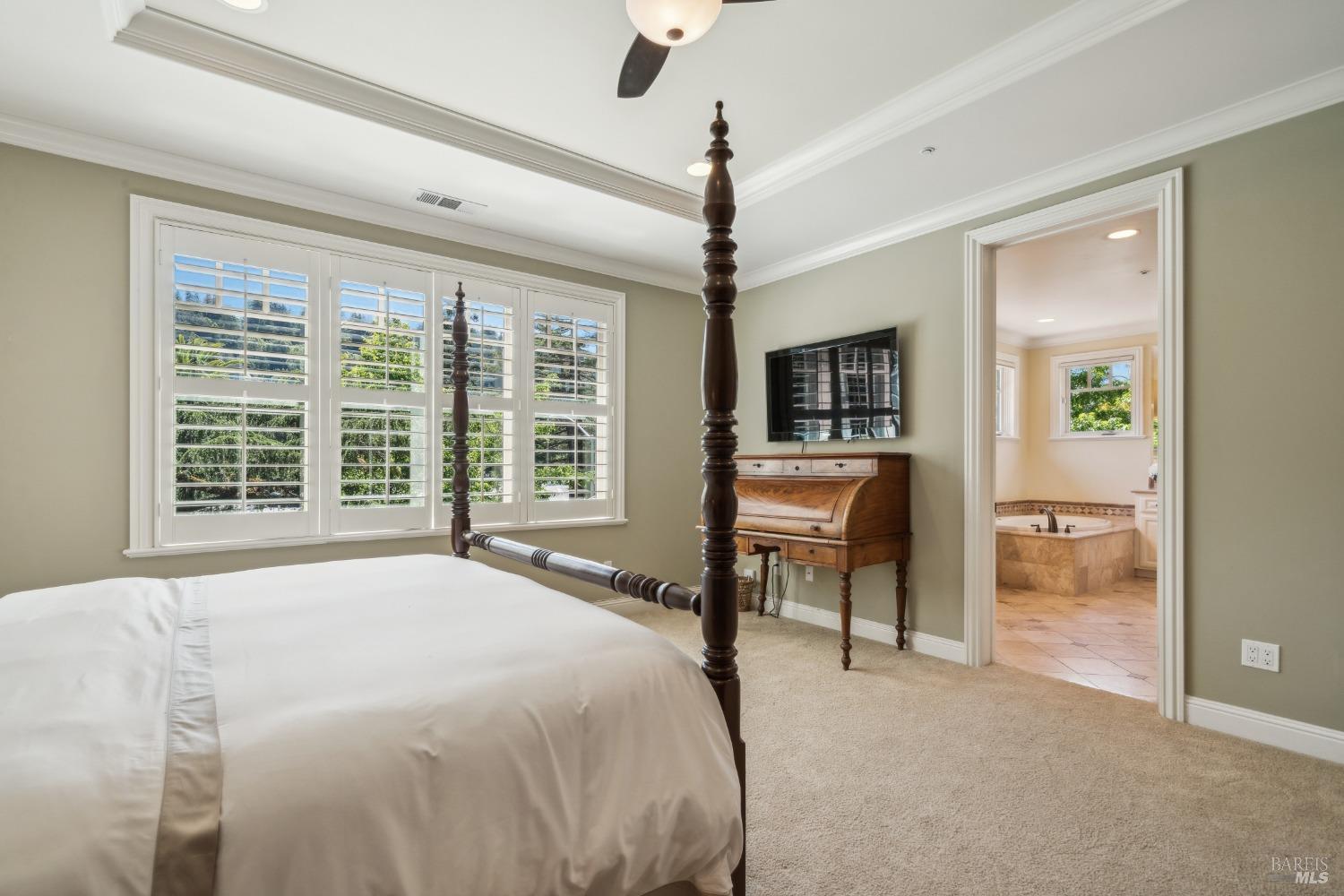 Detail Gallery Image 12 of 21 For 37 Ross Ter, Kentfield,  CA 94904 - 3 Beds | 3/1 Baths
