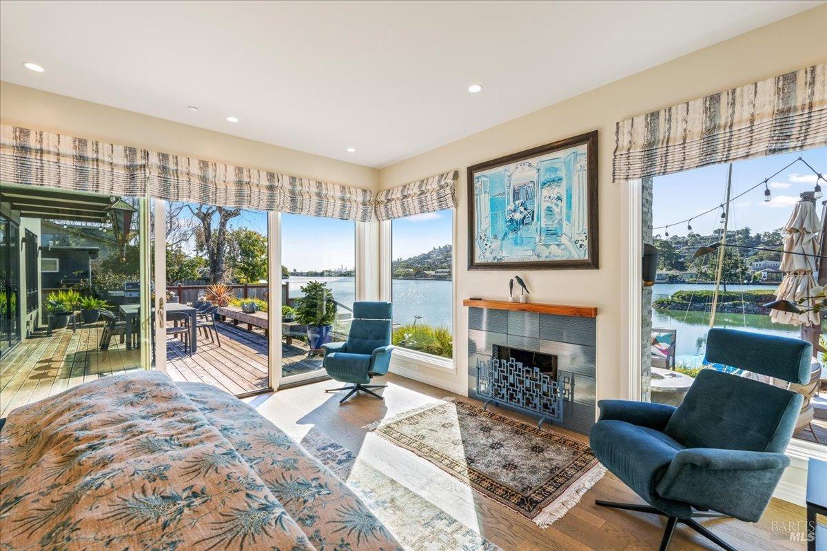 Detail Gallery Image 42 of 72 For 20 Lagoon Rd, Belvedere,  CA 94920 - 4 Beds | 4/1 Baths