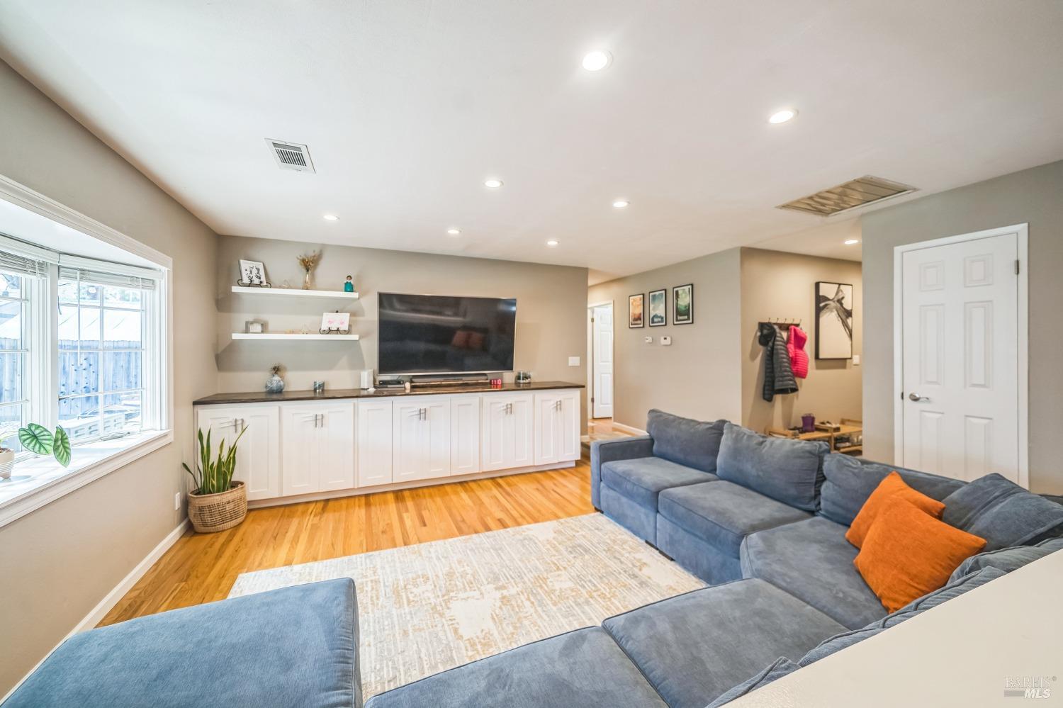 Detail Gallery Image 9 of 34 For 2908 Orchid St, Fairfield,  CA 94533 - 3 Beds | 2 Baths