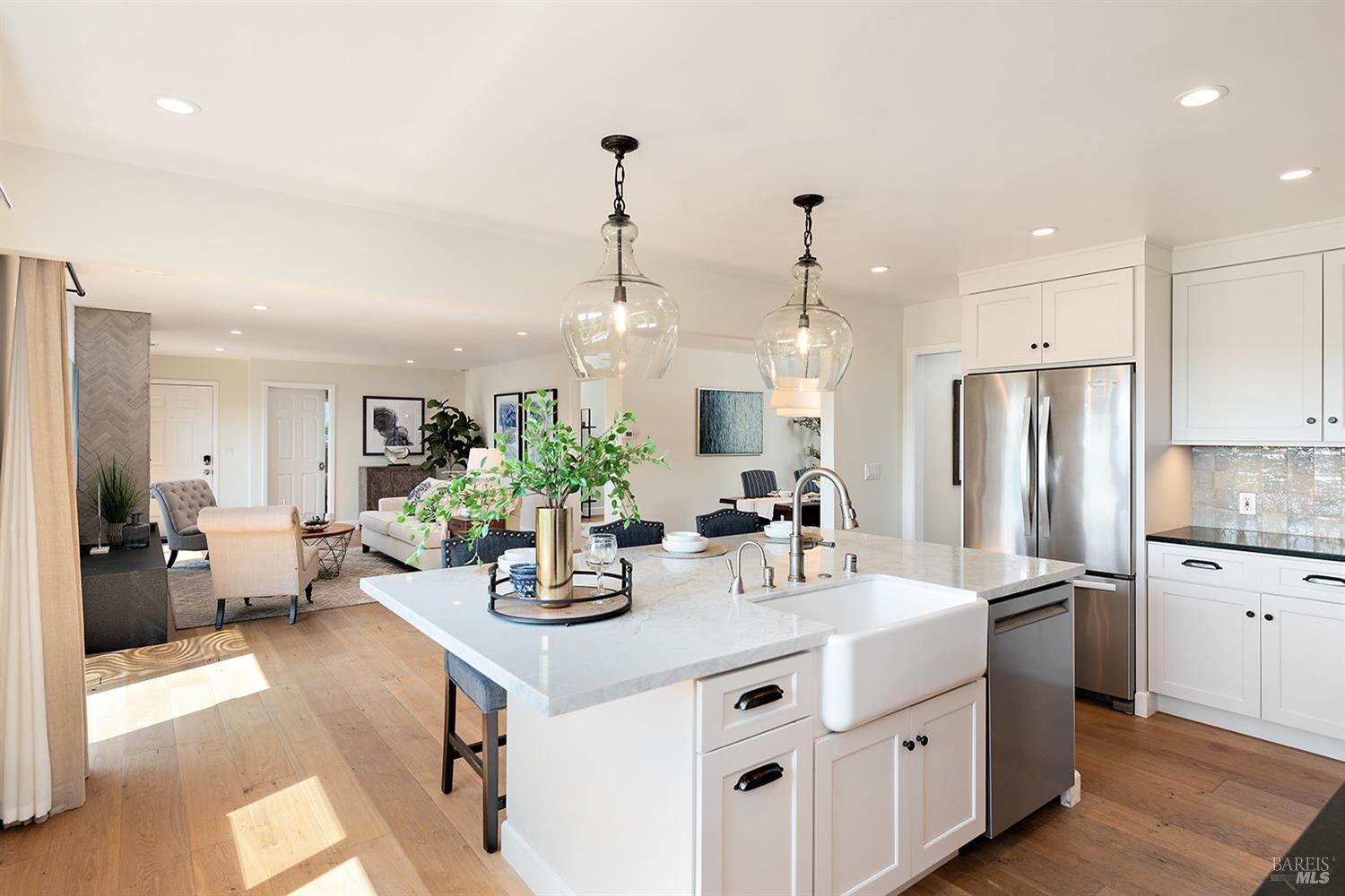 Detail Gallery Image 16 of 64 For 2022 Live Oak Farm Ln, Petaluma,  CA 94952 - 3 Beds | 2/1 Baths