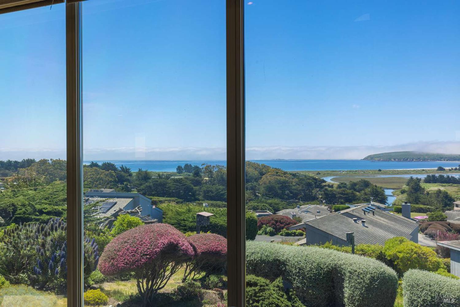Detail Gallery Image 20 of 61 For 1513 Sea Way, Bodega Bay,  CA 94923 - 3 Beds | 2/1 Baths
