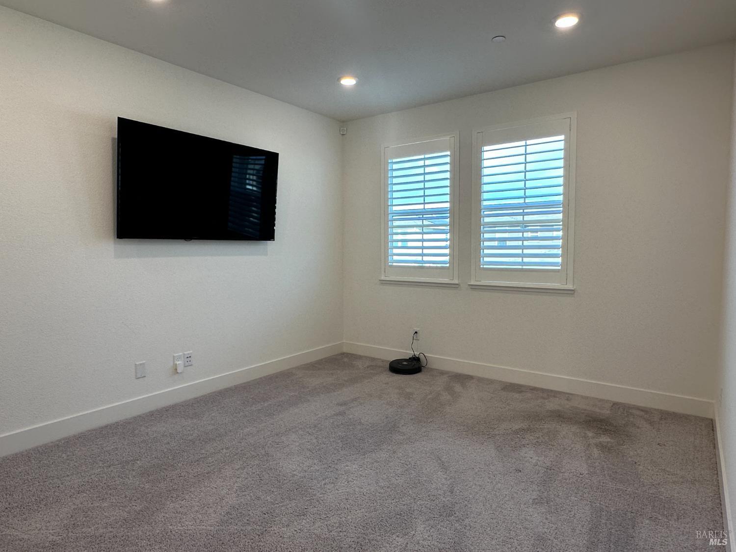 Detail Gallery Image 20 of 29 For 2478 Elan Dr, Fairfield,  CA 94533 - 5 Beds | 3 Baths