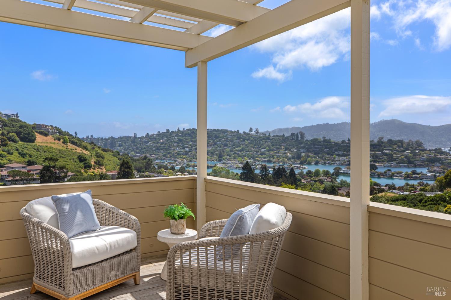 Detail Gallery Image 40 of 50 For 91 Round Hill Rd, Tiburon,  CA 94920 - 5 Beds | 4/1 Baths