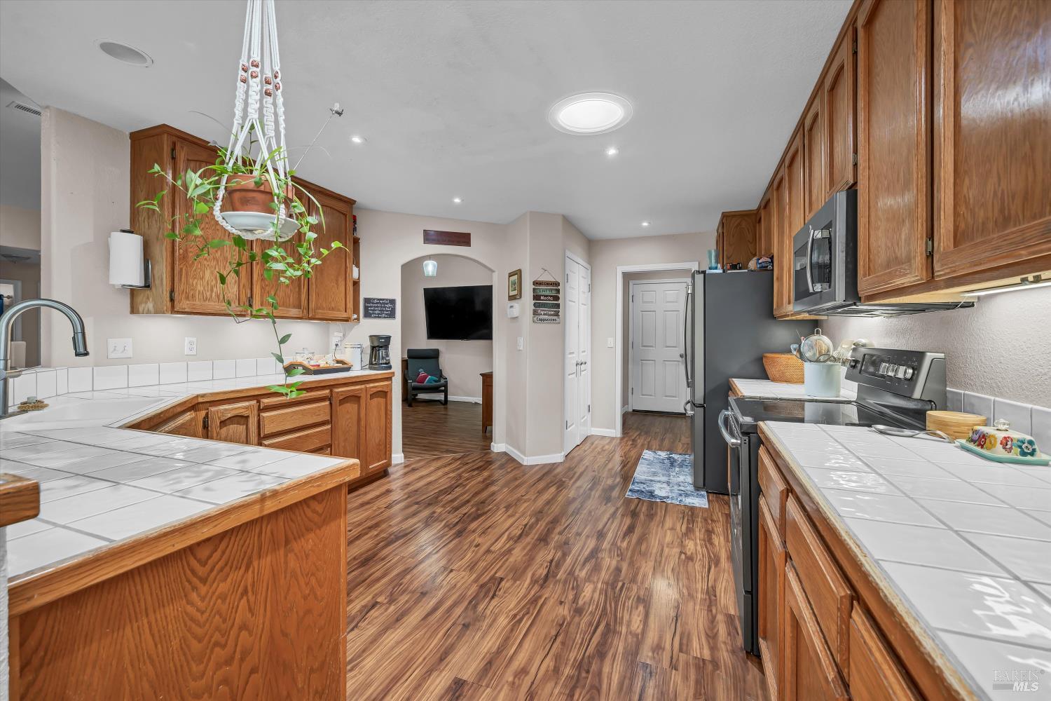 Detail Gallery Image 5 of 11 For 18537 Spyglass Rd, Hidden Valley Lake,  CA 95467 - 3 Beds | 2 Baths