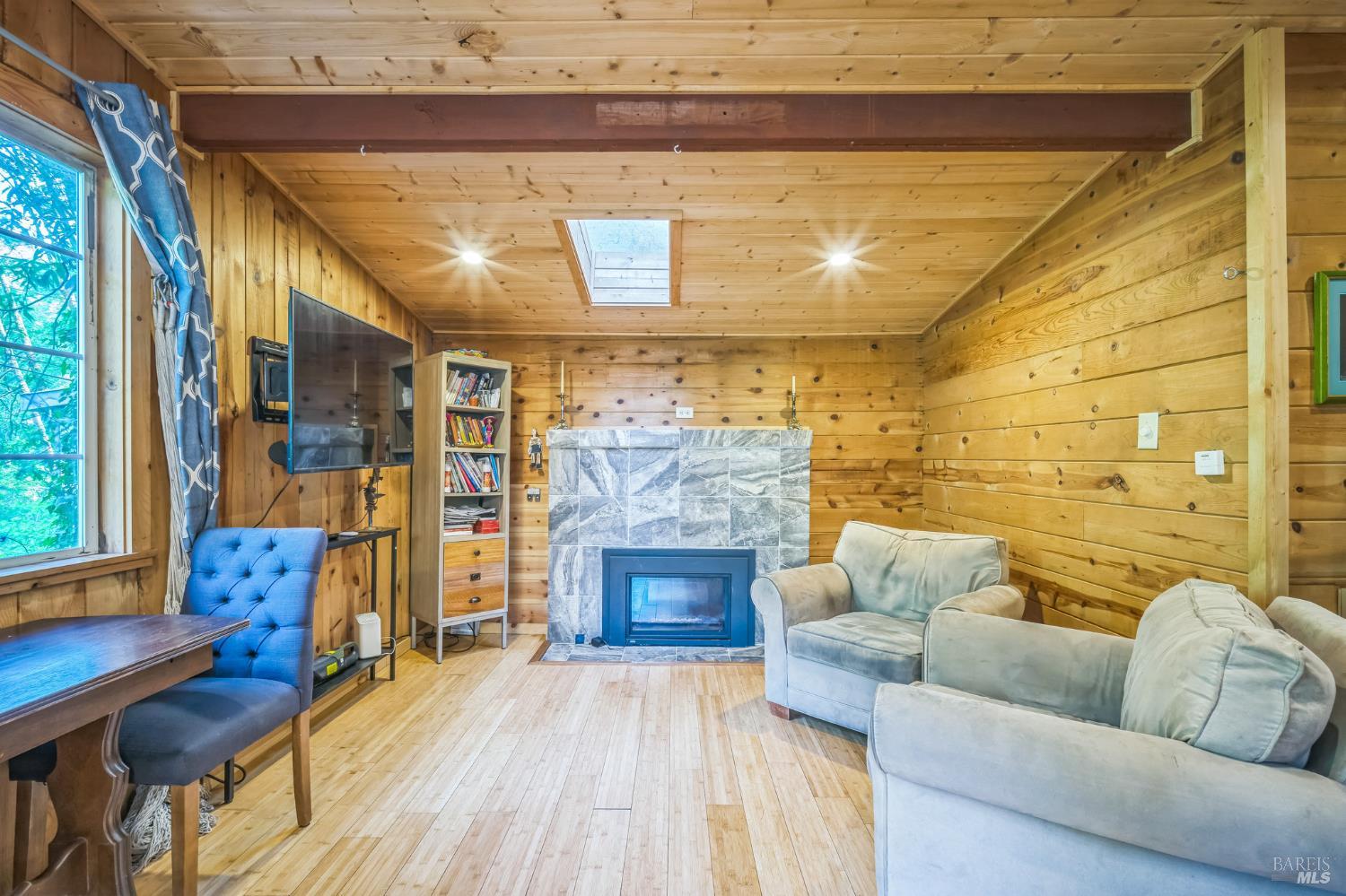 Detail Gallery Image 5 of 33 For 15910 E Austin Creek Rd, Cazadero,  CA 95421 - 2 Beds | 1 Baths