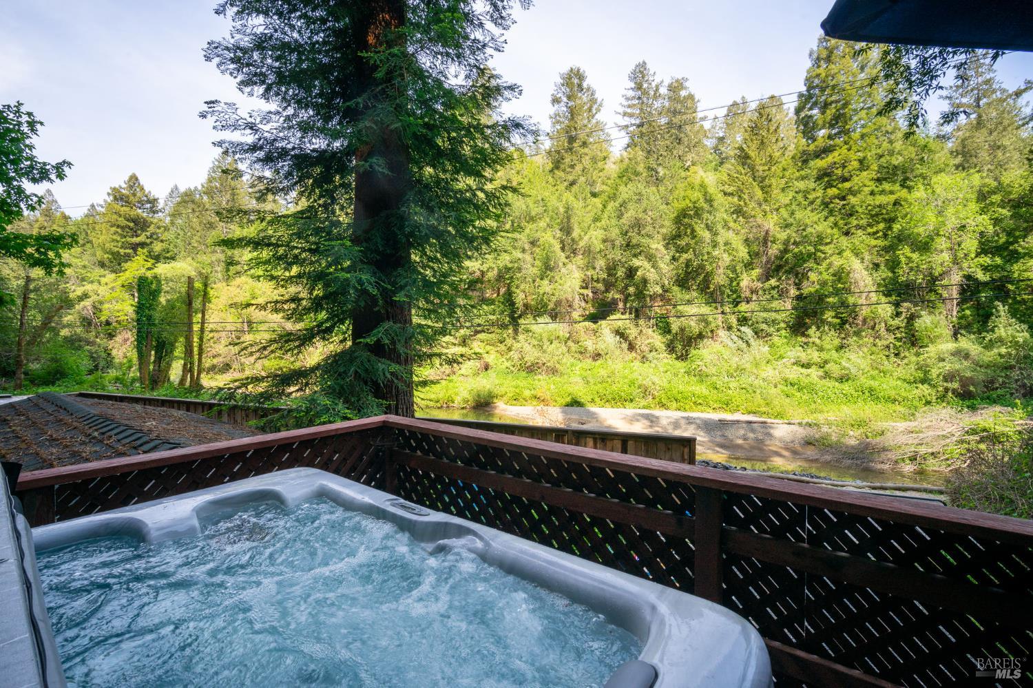 Detail Gallery Image 19 of 33 For 15910 E Austin Creek Rd, Cazadero,  CA 95421 - 2 Beds | 1 Baths