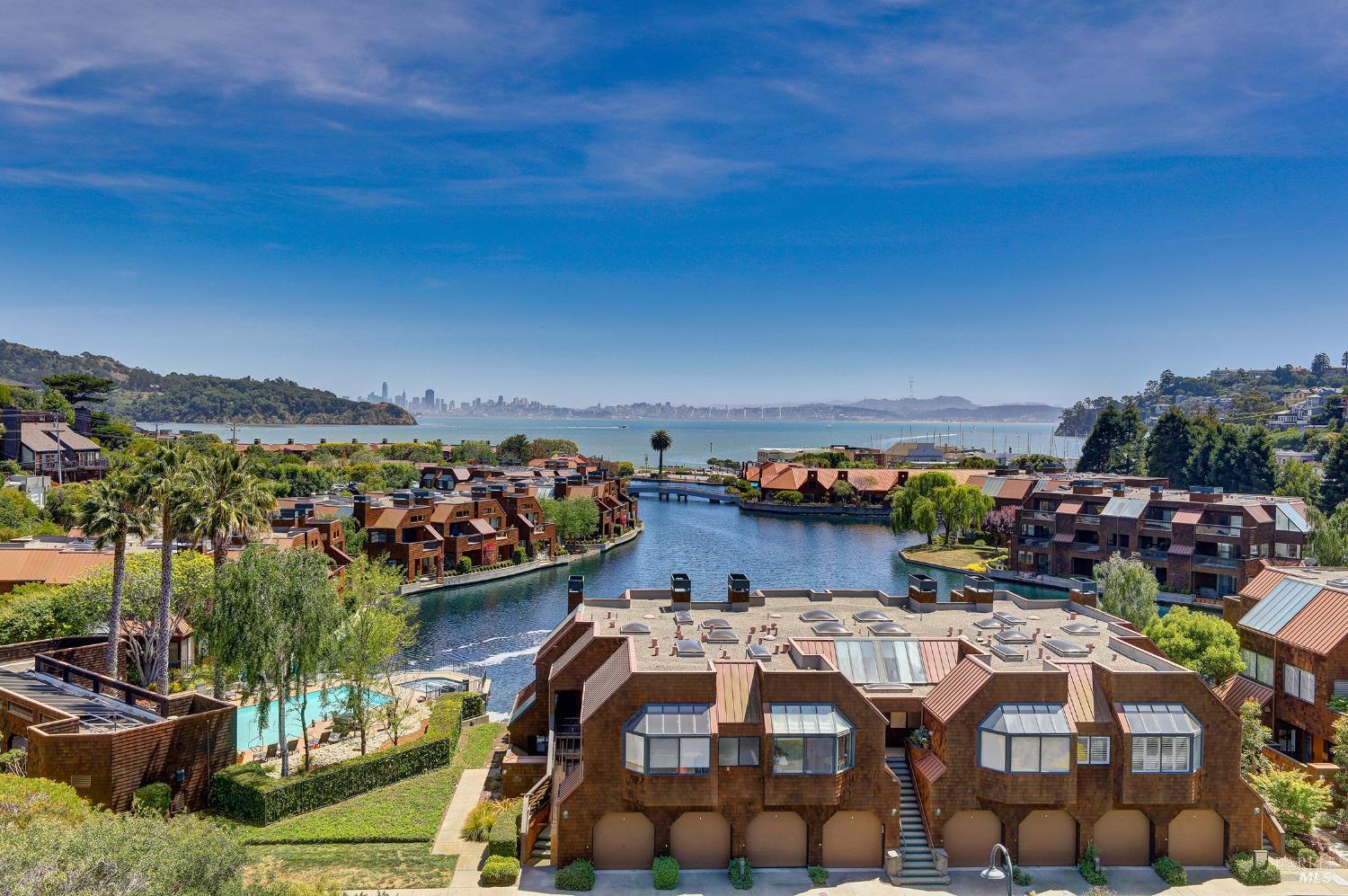 Detail Gallery Image 28 of 36 For 44 Lagoon Vis, Tiburon,  CA 94920 - 2 Beds | 2 Baths