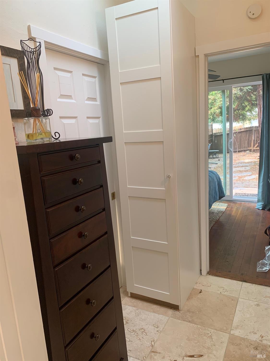 Detail Gallery Image 10 of 13 For 836 W J St, Benicia,  CA 94510 - 1 Beds | 1 Baths