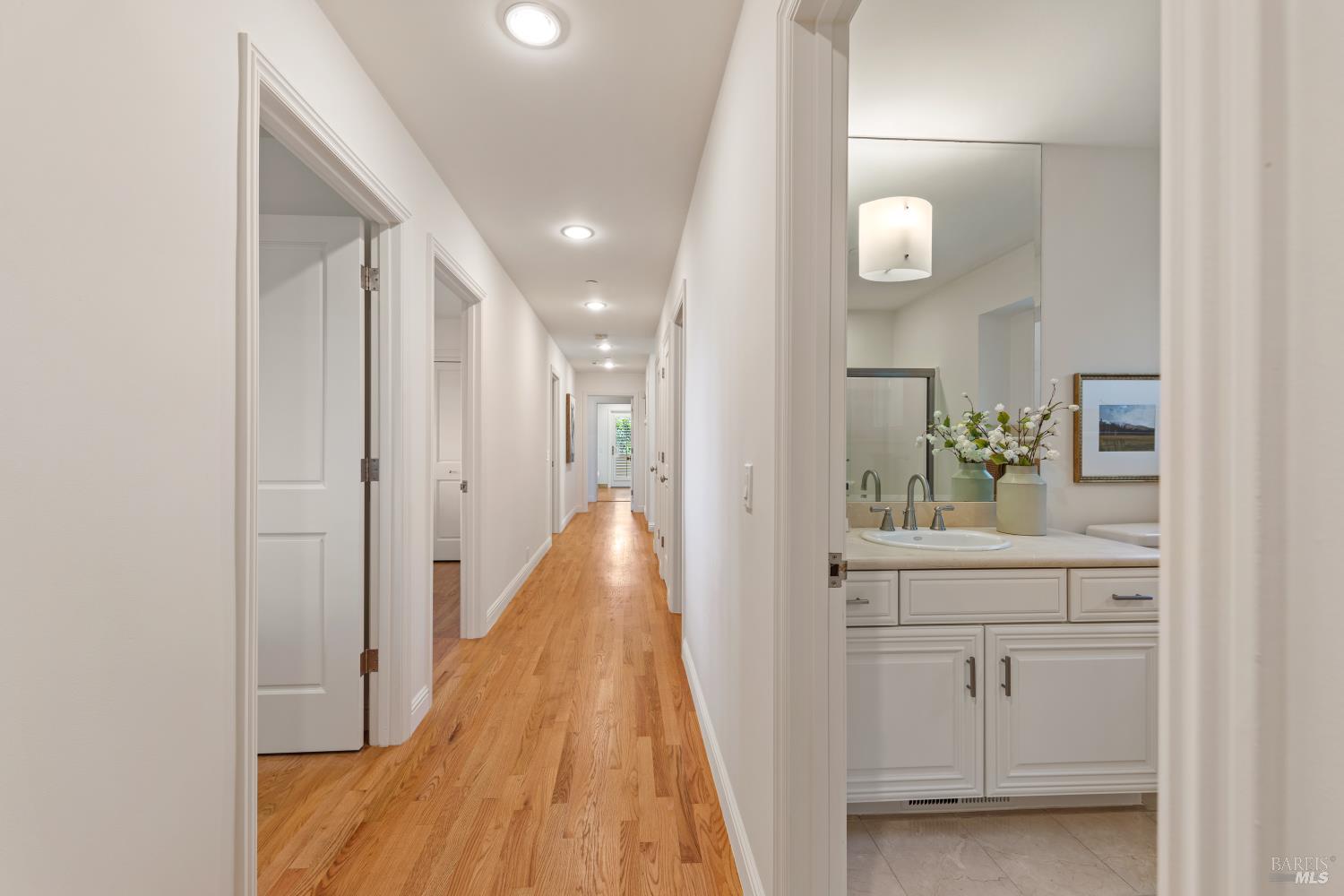 Detail Gallery Image 30 of 50 For 91 Round Hill Rd, Tiburon,  CA 94920 - 5 Beds | 4/1 Baths