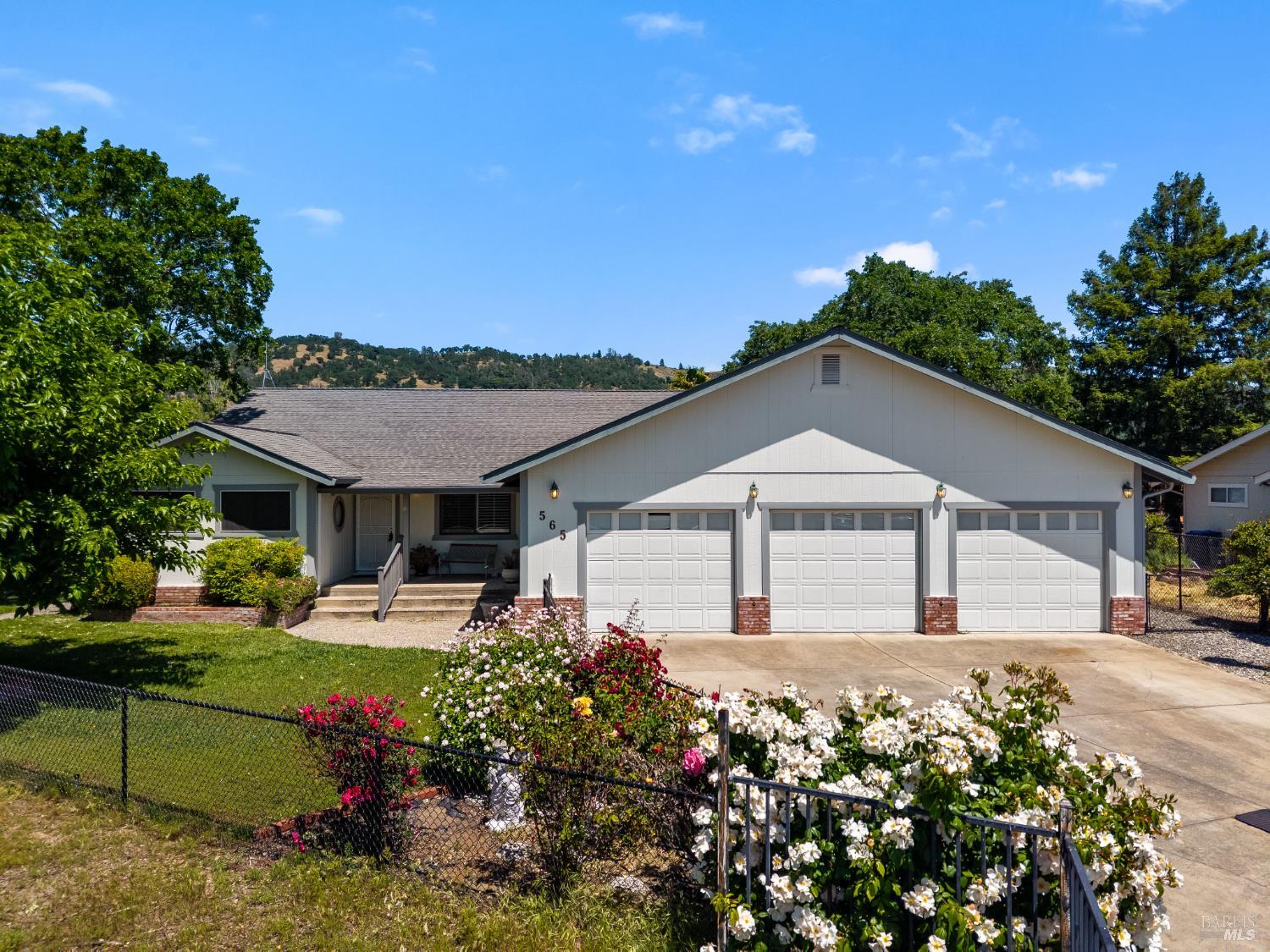 Detail Gallery Image 2 of 59 For 565 Bass Ln, Clearlake Oaks,  CA 95423 - 3 Beds | 2 Baths