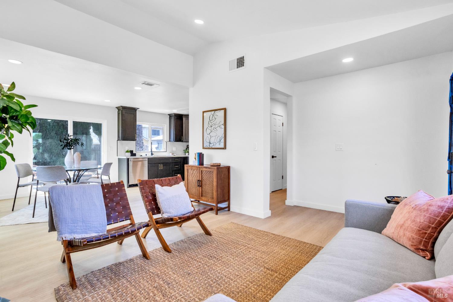 Detail Gallery Image 16 of 27 For 502 Prairie Ct, Suisun City,  CA 94585 - 3 Beds | 2 Baths