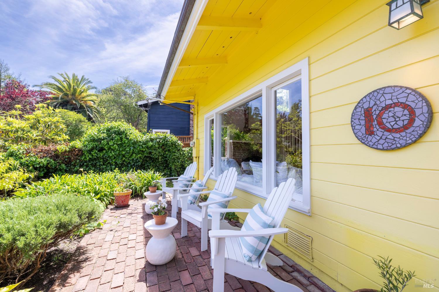 Detail Gallery Image 3 of 51 For 10 Park Ave, Bolinas,  CA 94924 - 2 Beds | 1/1 Baths
