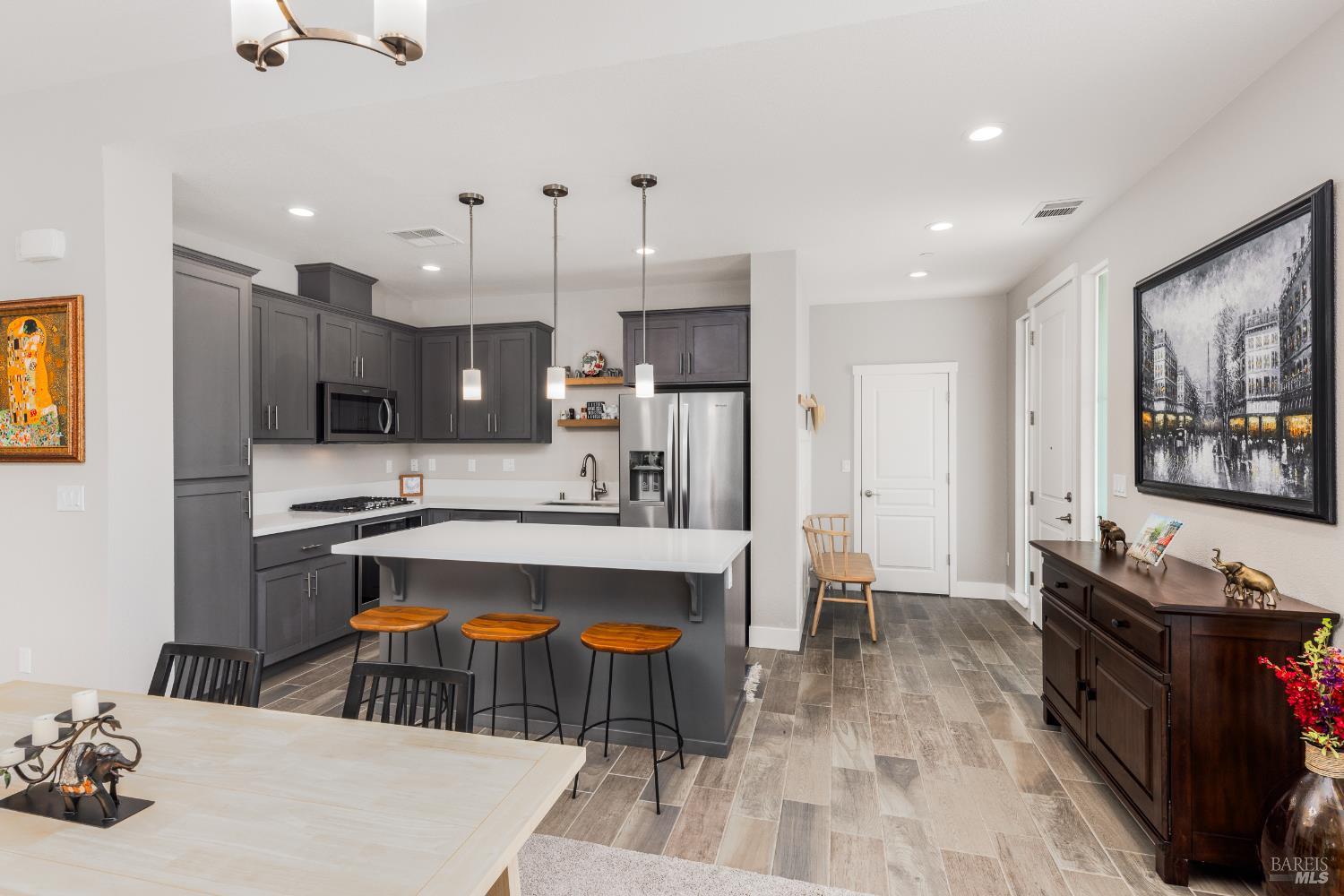 Detail Gallery Image 5 of 32 For 1455 Acorn Way, Windsor,  CA 95492 - 3 Beds | 2 Baths