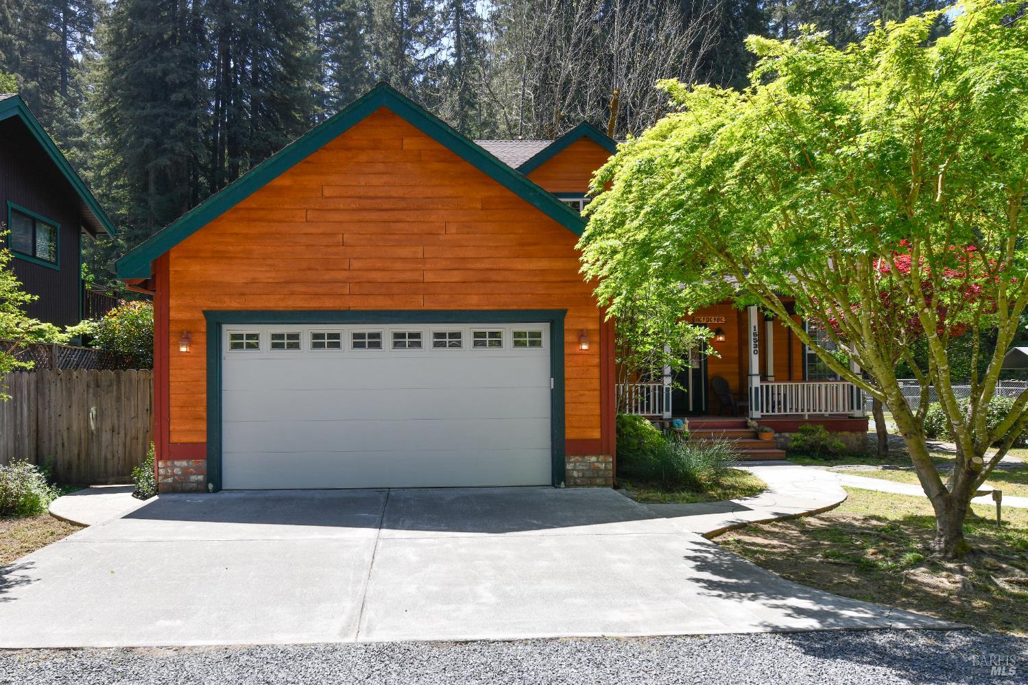 Detail Gallery Image 3 of 35 For 15530 Monte Rosa Ave, Guerneville,  CA 95446 - 1 Beds | 2/1 Baths