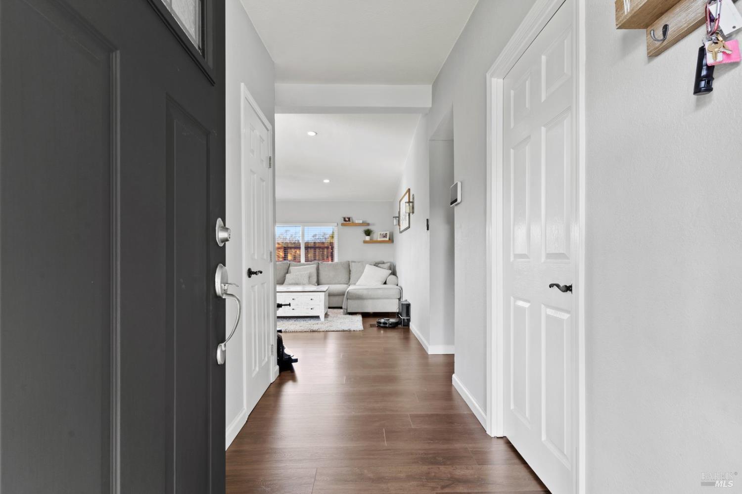 Detail Gallery Image 7 of 52 For 491 Aberdeen Way, Vacaville,  CA 95687 - 3 Beds | 2 Baths