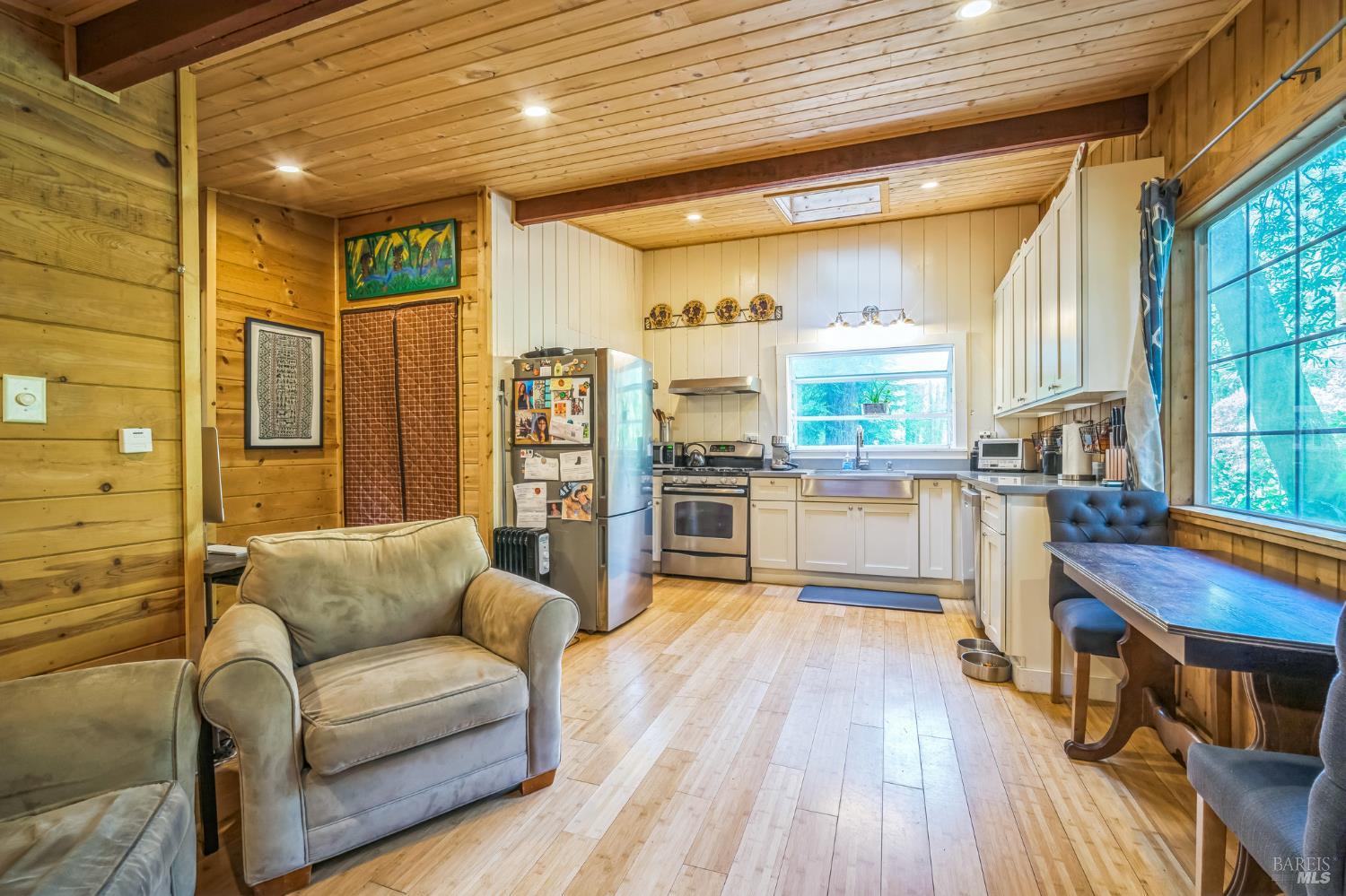 Detail Gallery Image 6 of 33 For 15910 E Austin Creek Rd, Cazadero,  CA 95421 - 2 Beds | 1 Baths