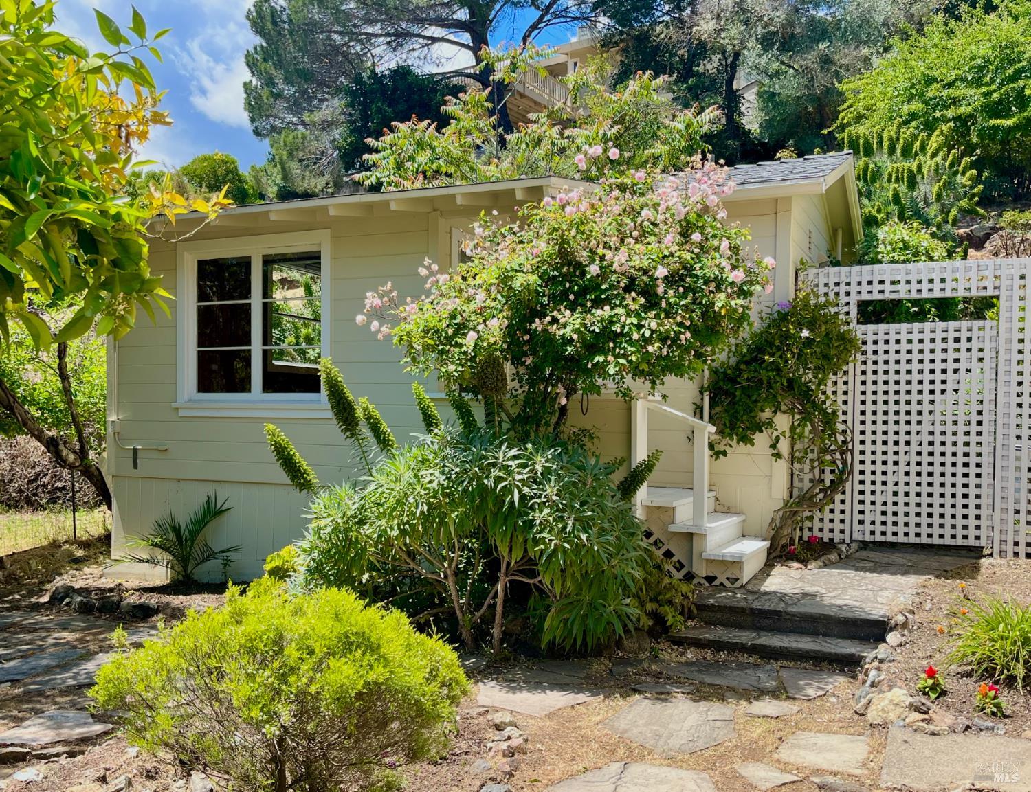 Detail Gallery Image 1 of 19 For 14 Belle Ave a,  San Rafael,  CA 94901 - 0 Beds | 1 Baths