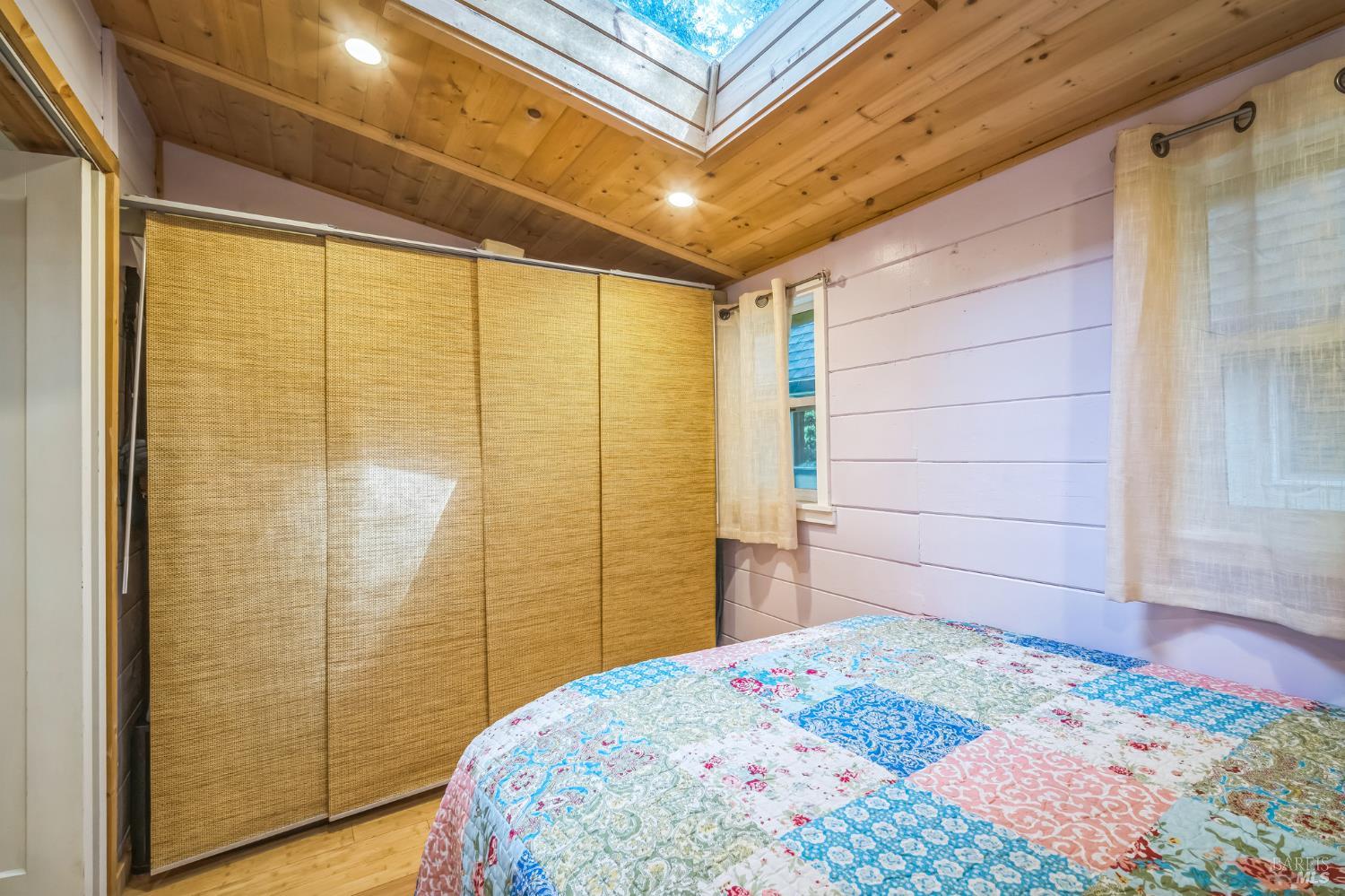 Detail Gallery Image 12 of 33 For 15910 E Austin Creek Rd, Cazadero,  CA 95421 - 2 Beds | 1 Baths