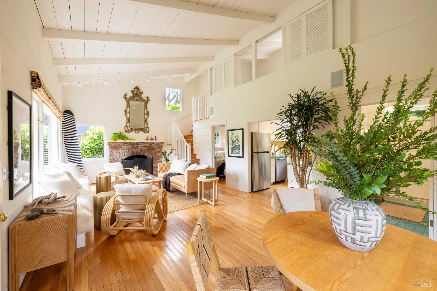 Detail Gallery Image 6 of 51 For 10 Park Ave, Bolinas,  CA 94924 - 2 Beds | 1/1 Baths