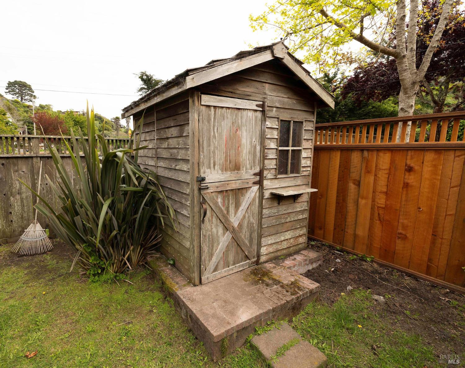 Detail Gallery Image 32 of 51 For 10 Park Ave, Bolinas,  CA 94924 - 2 Beds | 1/1 Baths