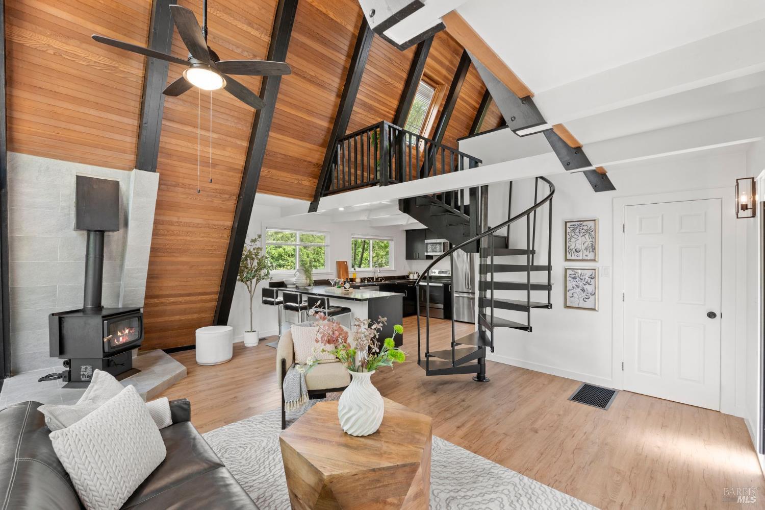 Detail Gallery Image 4 of 66 For 60 Piper Ln, Fairfax,  CA 94930 - 3 Beds | 2 Baths