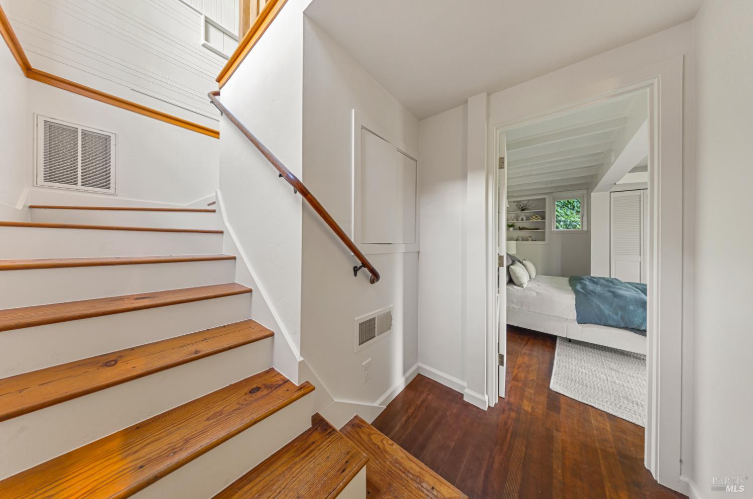 Detail Gallery Image 23 of 30 For 47 Woodside Ln, Mill Valley,  CA 94941 - 2 Beds | 2 Baths