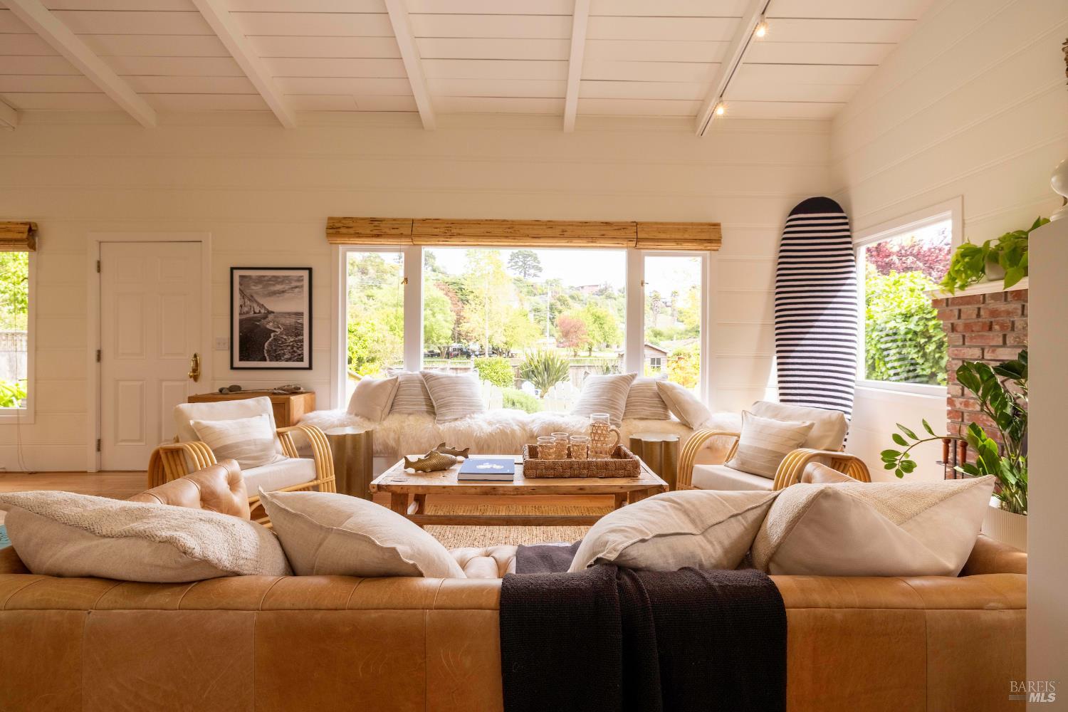 Detail Gallery Image 7 of 51 For 10 Park Ave, Bolinas,  CA 94924 - 2 Beds | 1/1 Baths