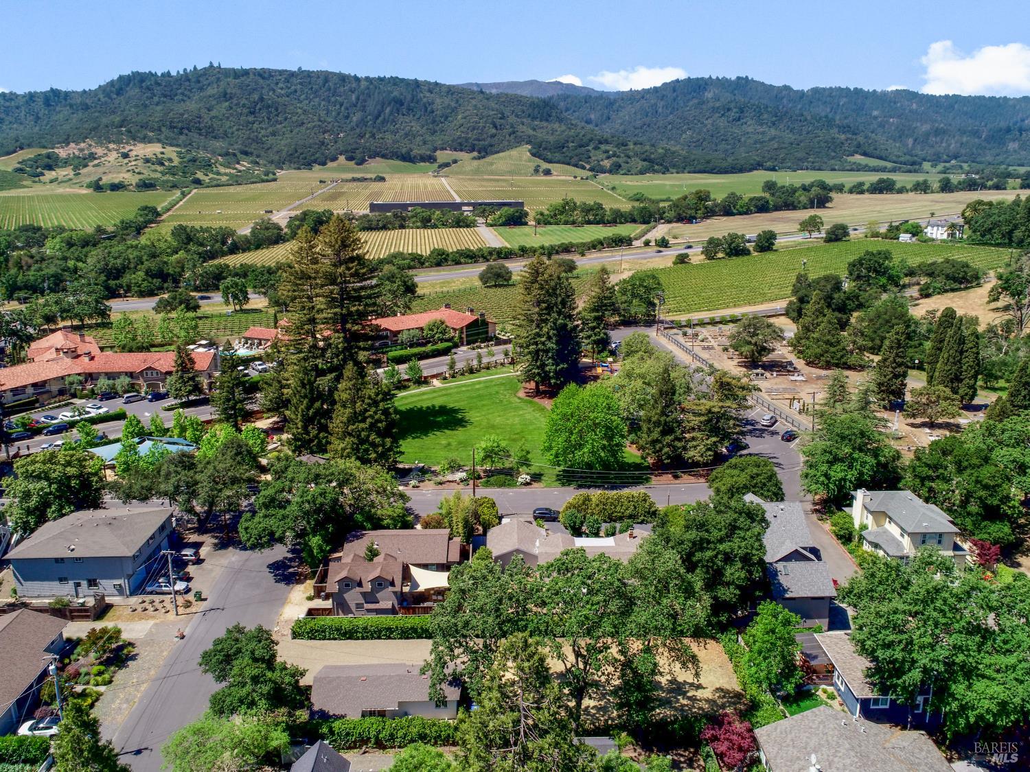 Detail Gallery Image 11 of 37 For 2180 Monroe St, Yountville,  CA 94599 - – Beds | – Baths