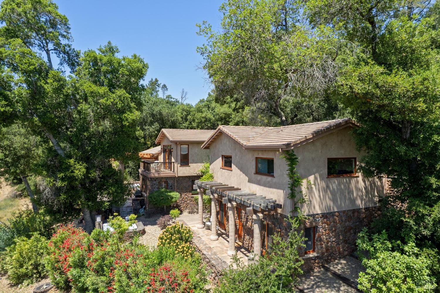 Detail Gallery Image 12 of 83 For 107 Knoll Ct, Saint Helena,  CA 94574 - 4 Beds | 3/1 Baths