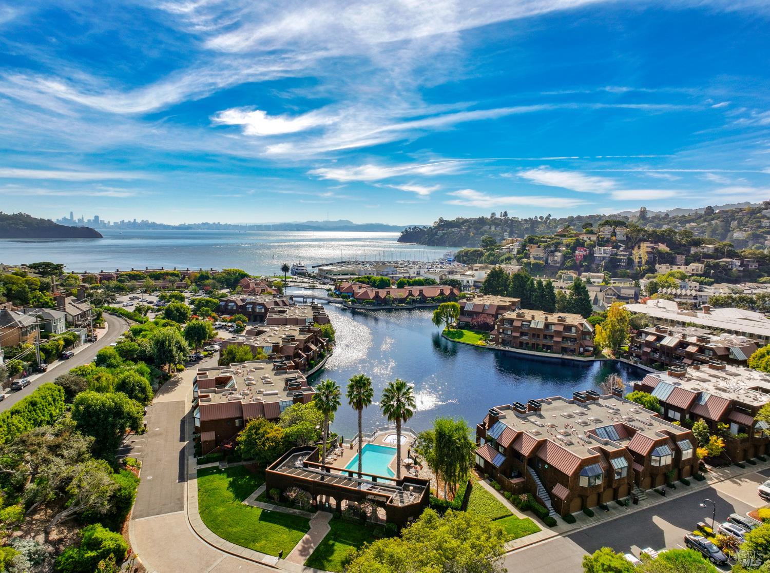Detail Gallery Image 2 of 36 For 44 Lagoon Vis, Tiburon,  CA 94920 - 2 Beds | 2 Baths
