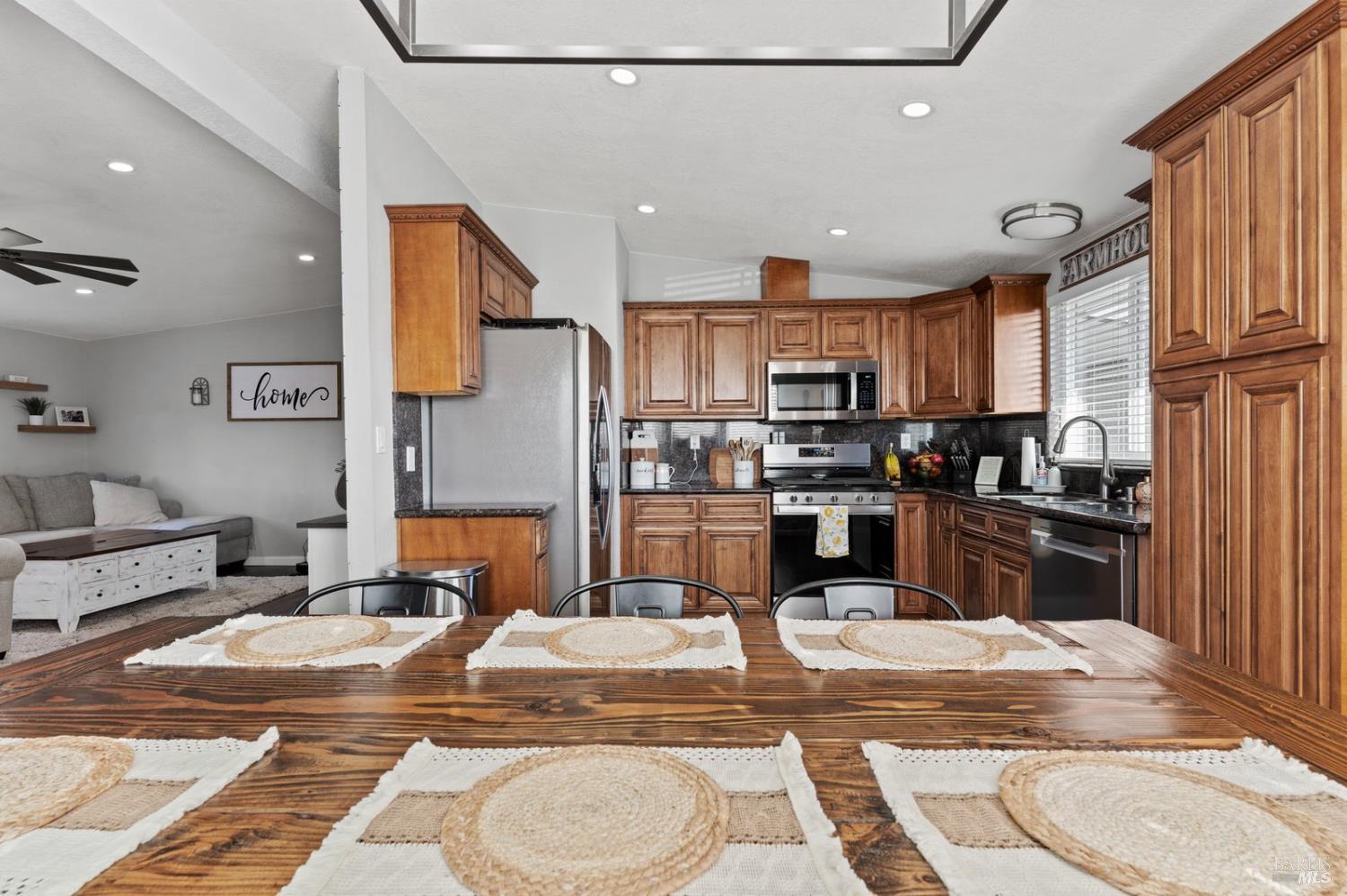 Detail Gallery Image 21 of 52 For 491 Aberdeen Way, Vacaville,  CA 95687 - 3 Beds | 2 Baths