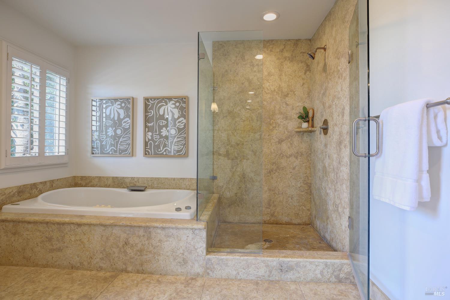 Detail Gallery Image 29 of 50 For 91 Round Hill Rd, Tiburon,  CA 94920 - 5 Beds | 4/1 Baths