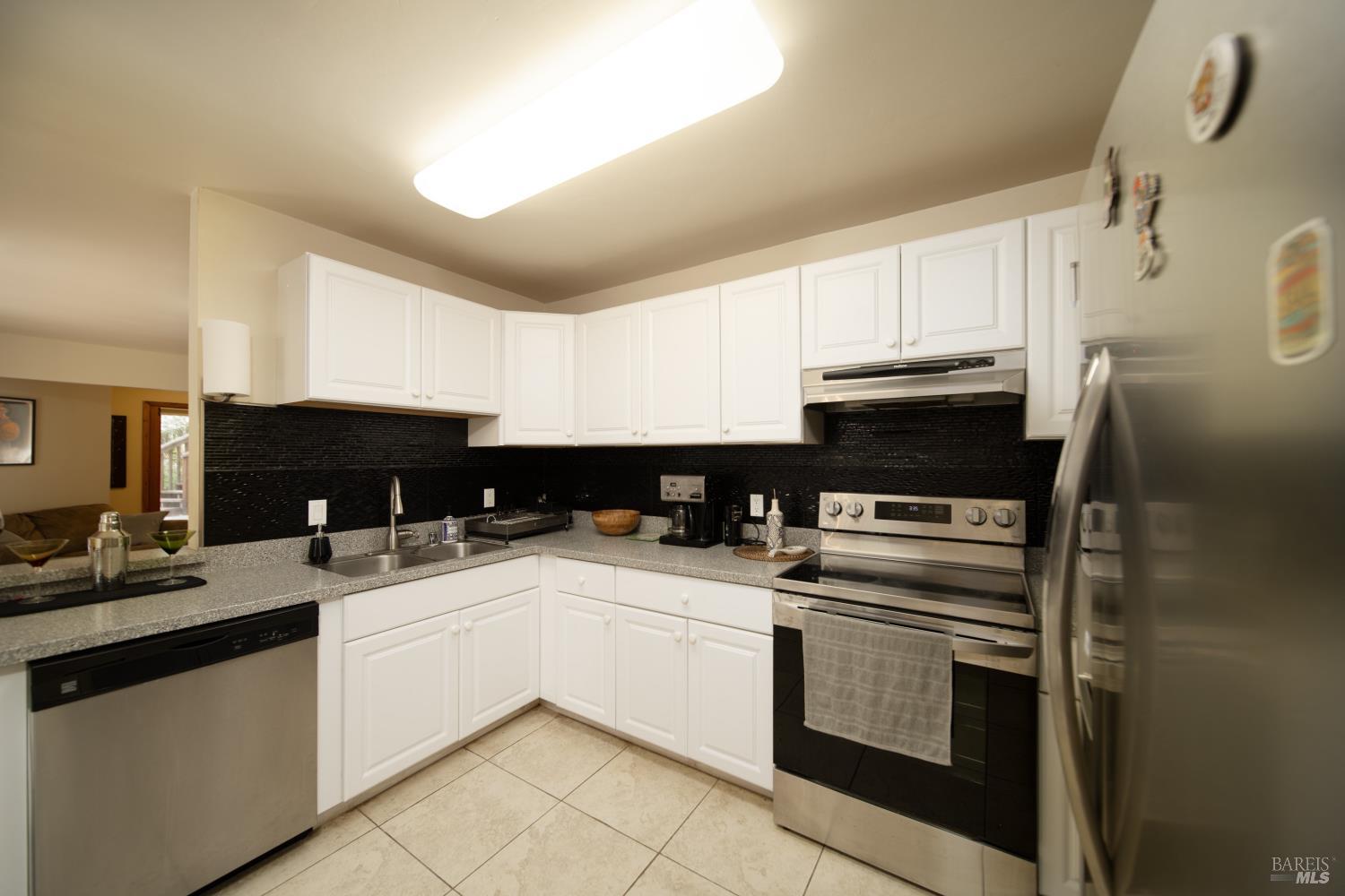Detail Gallery Image 6 of 25 For 15213 Wee Way, Guerneville,  CA 95446 - 3 Beds | 2 Baths