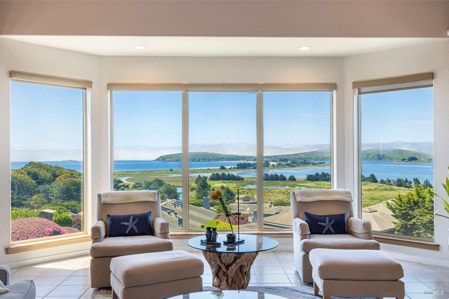 Detail Gallery Image 14 of 61 For 1513 Sea Way, Bodega Bay,  CA 94923 - 3 Beds | 2/1 Baths
