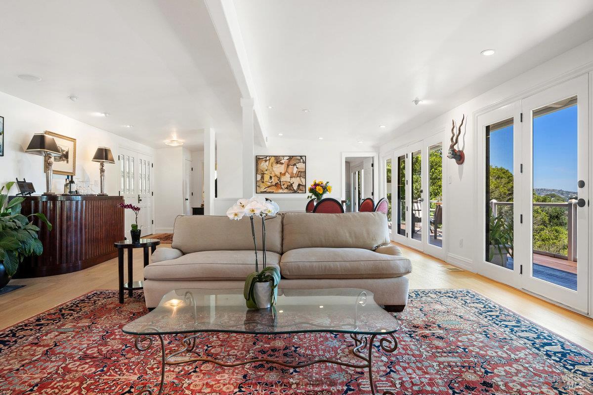Detail Gallery Image 5 of 44 For 350 Sausalito Blvd, Sausalito,  CA 94965 - 4 Beds | 4/1 Baths