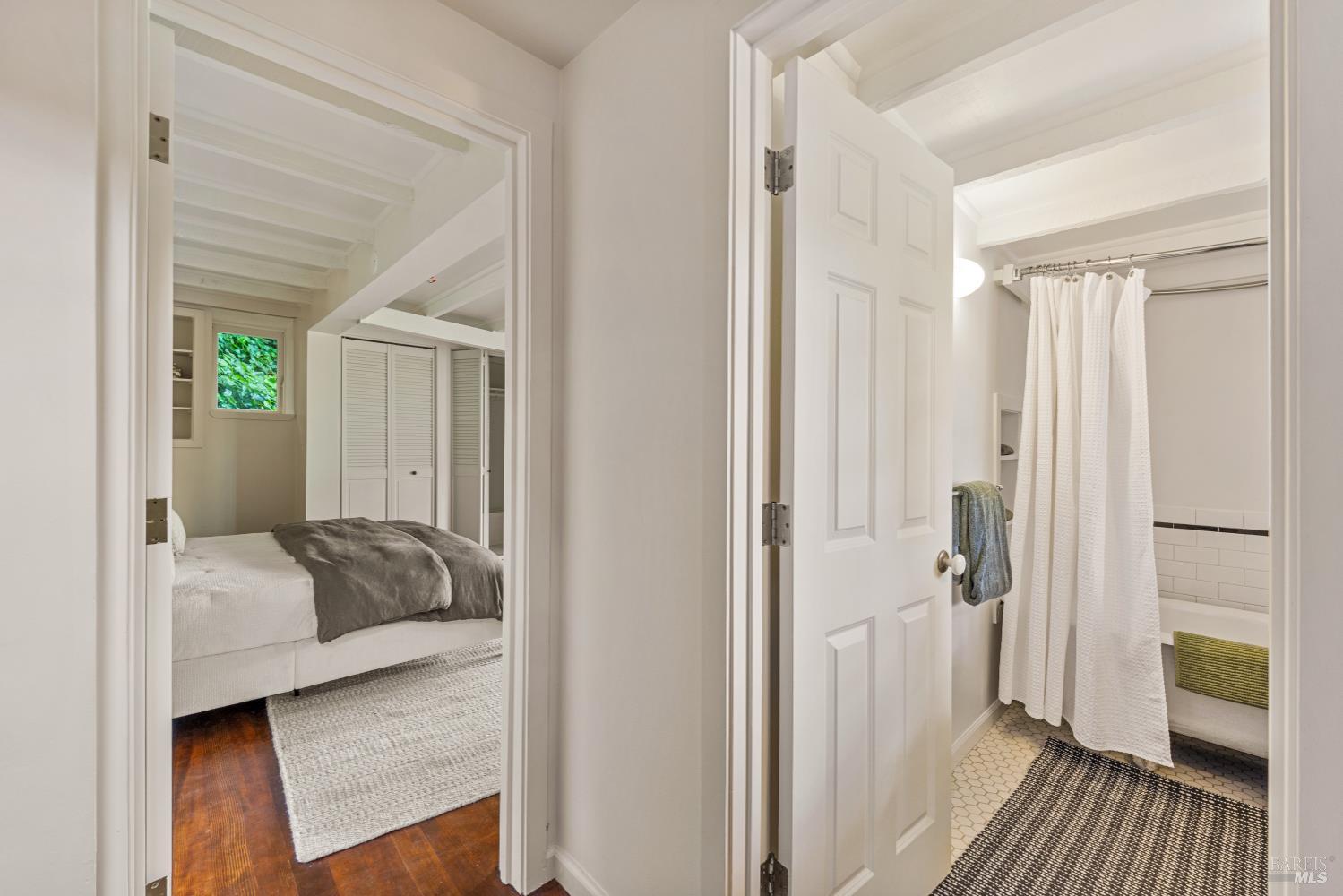 Detail Gallery Image 26 of 30 For 47 Woodside Ln, Mill Valley,  CA 94941 - 2 Beds | 2 Baths