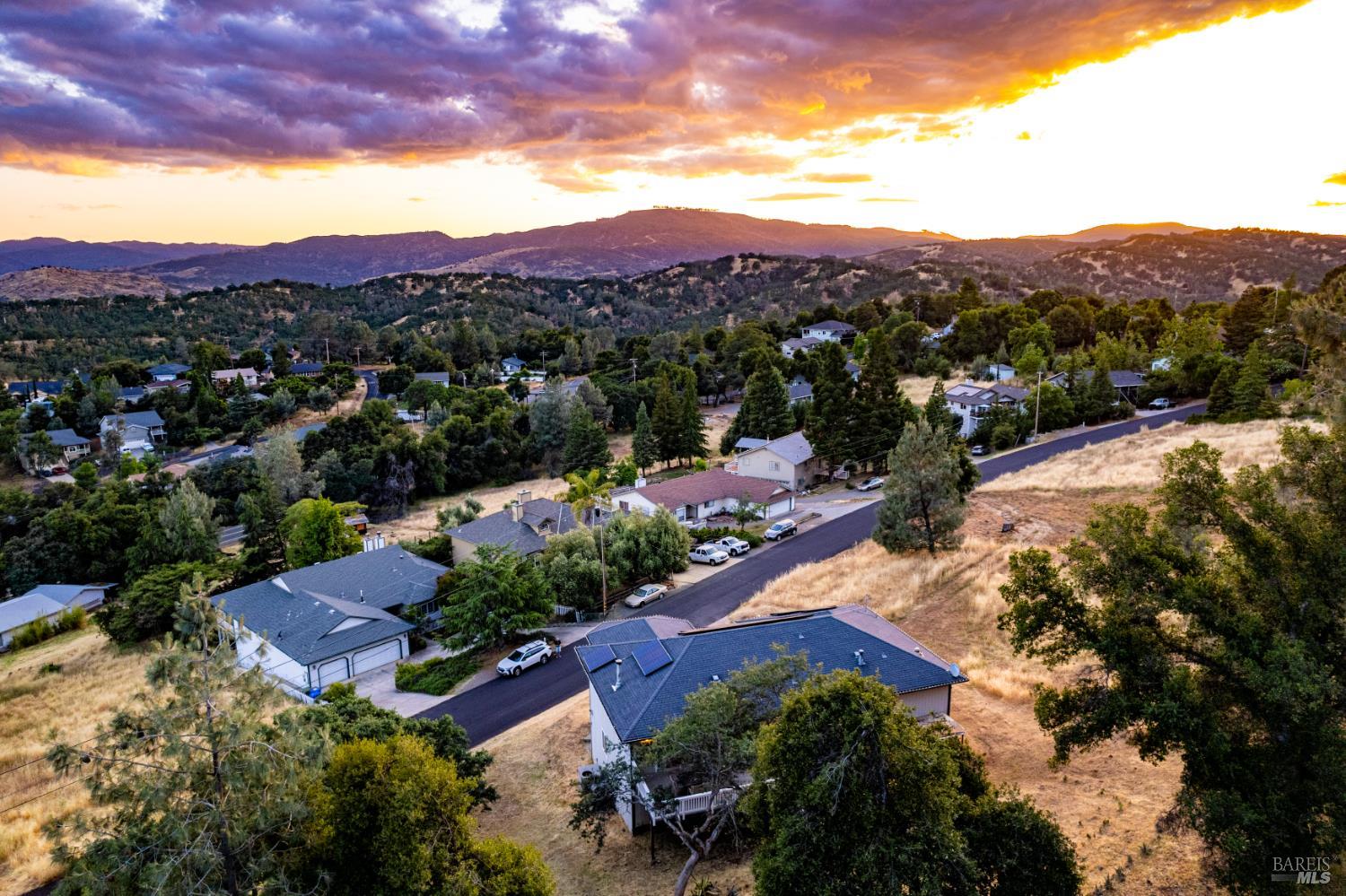 Detail Gallery Image 47 of 53 For 16544 Hacienda Ct, Hidden Valley Lake,  CA 95467 - 5 Beds | 3 Baths