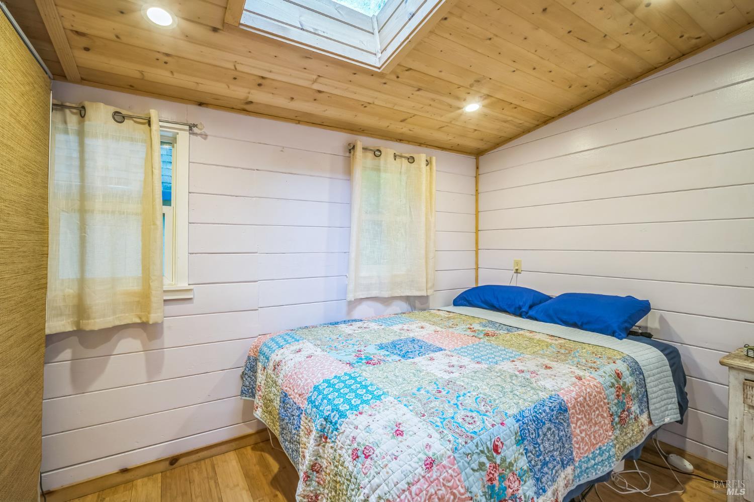 Detail Gallery Image 11 of 33 For 15910 E Austin Creek Rd, Cazadero,  CA 95421 - 2 Beds | 1 Baths
