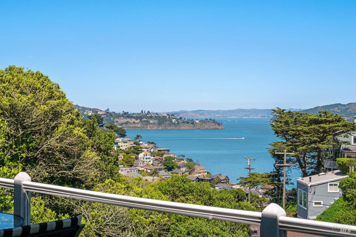 Detail Gallery Image 17 of 44 For 350 Sausalito Blvd, Sausalito,  CA 94965 - 4 Beds | 4/1 Baths