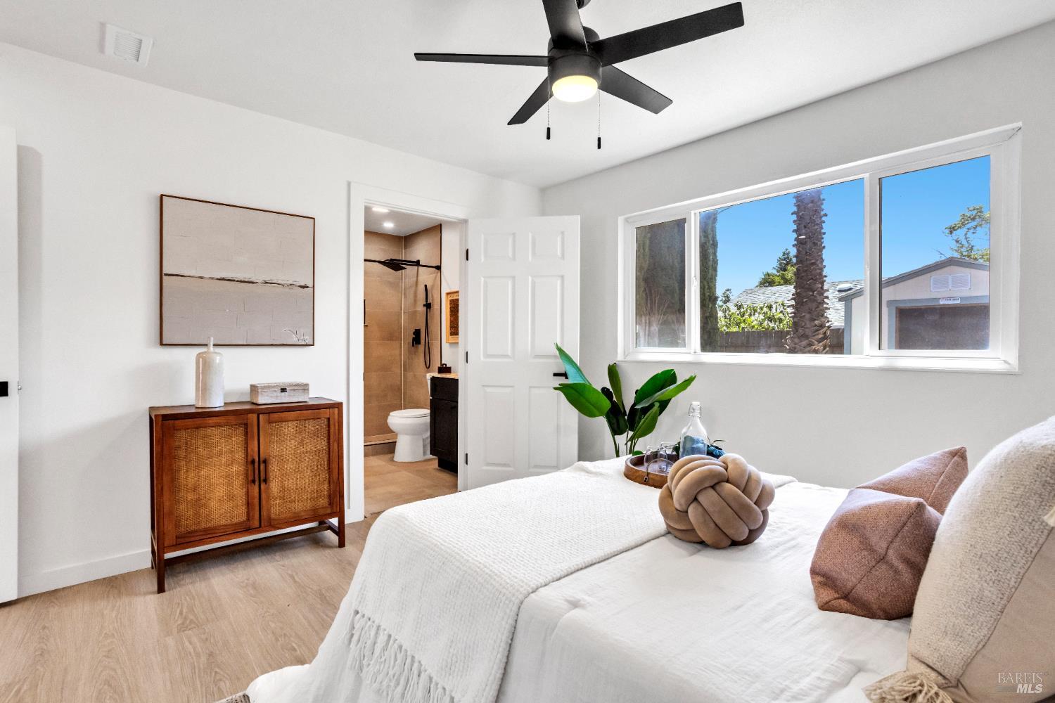 Detail Gallery Image 11 of 27 For 502 Prairie Ct, Suisun City,  CA 94585 - 3 Beds | 2 Baths