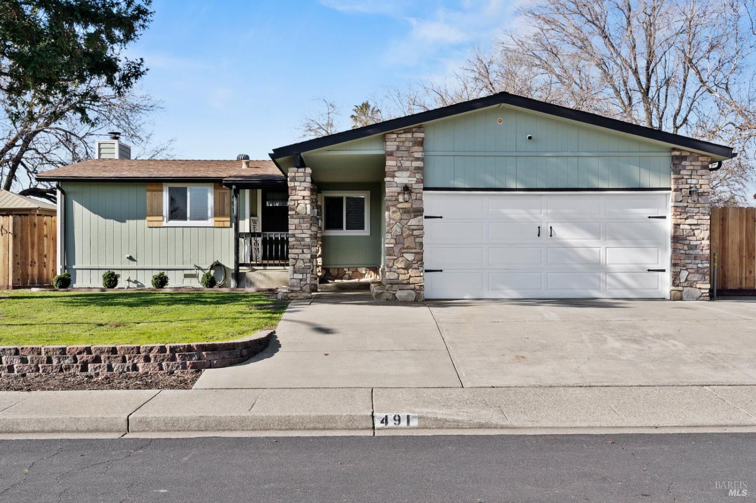 Detail Gallery Image 1 of 52 For 491 Aberdeen Way, Vacaville,  CA 95687 - 3 Beds | 2 Baths