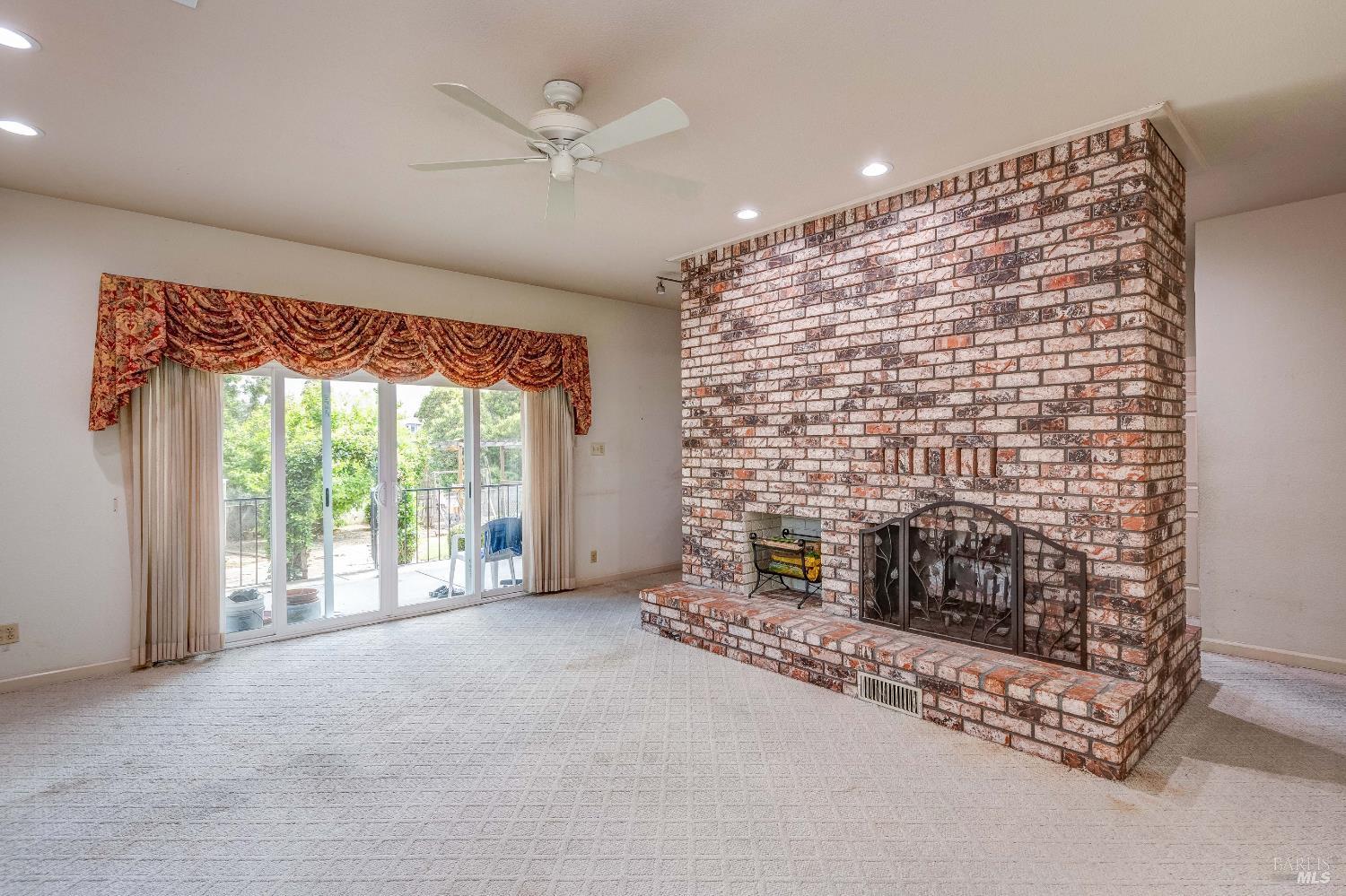 Detail Gallery Image 24 of 31 For 32 Romine Way, Vallejo,  CA 94591 - 5 Beds | 3 Baths
