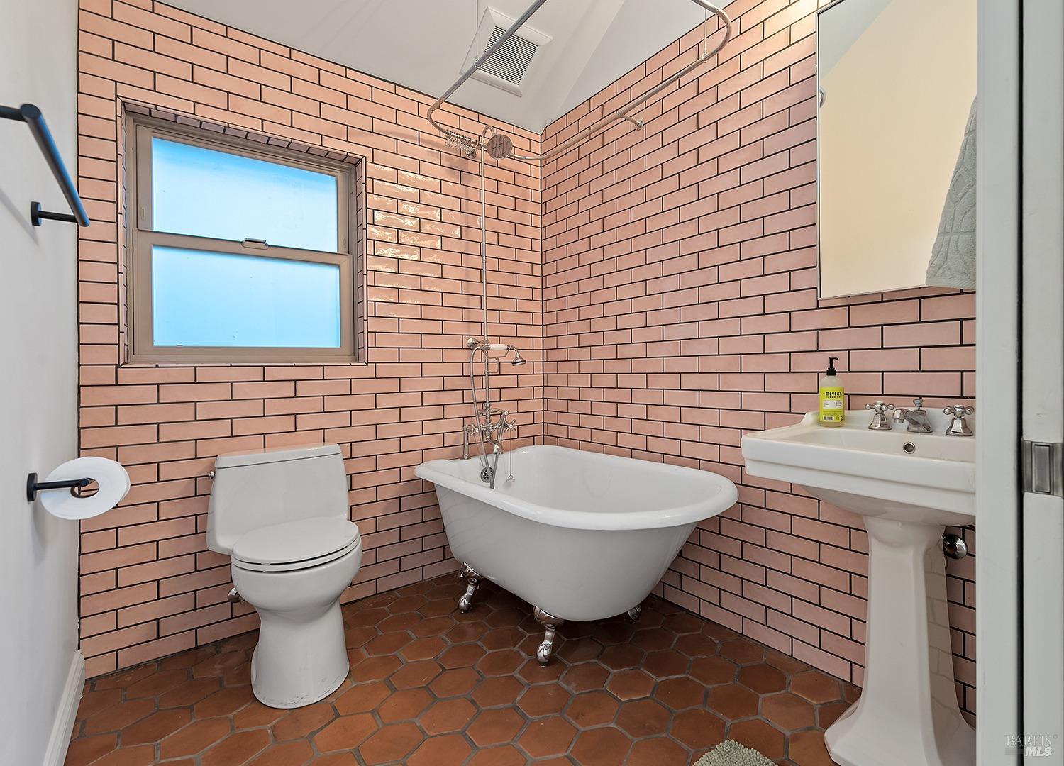 Detail Gallery Image 20 of 50 For 17075 Fitzpatrick Ln, Occidental,  CA 95465 - 3 Beds | 3 Baths