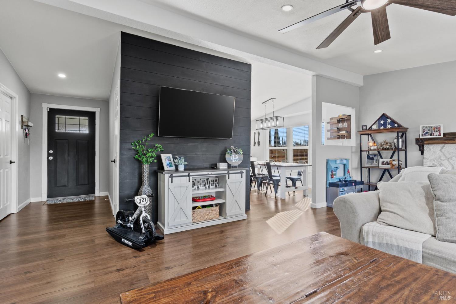 Detail Gallery Image 12 of 52 For 491 Aberdeen Way, Vacaville,  CA 95687 - 3 Beds | 2 Baths