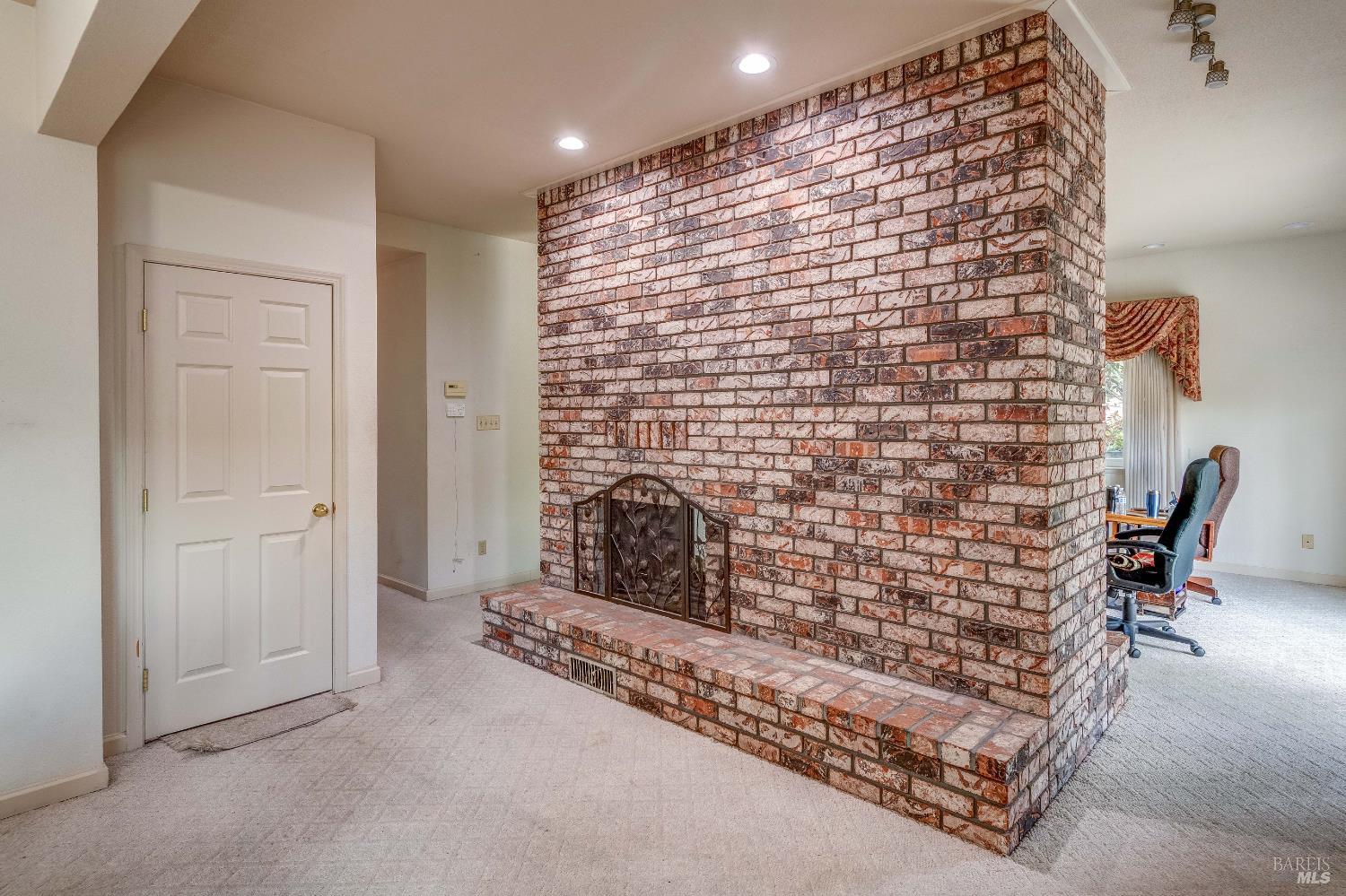 Detail Gallery Image 26 of 31 For 32 Romine Way, Vallejo,  CA 94591 - 5 Beds | 3 Baths